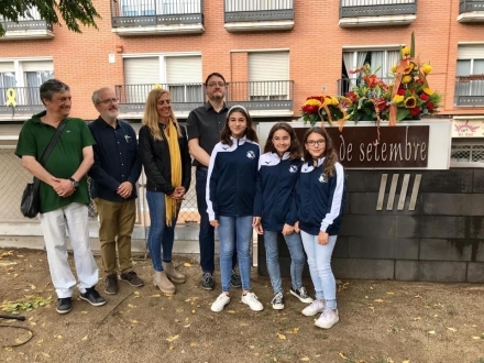 DIADA DE CATALUNYA - Ofrena floral a la plaça 11 setembre. - Club Volei La Palma